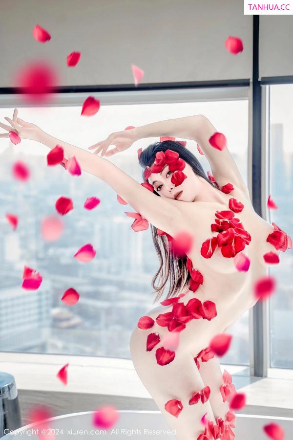   [XiuRen]高清写真图 2024.03.05 No.8175 瑜伽喵 新人美臀第3张图片